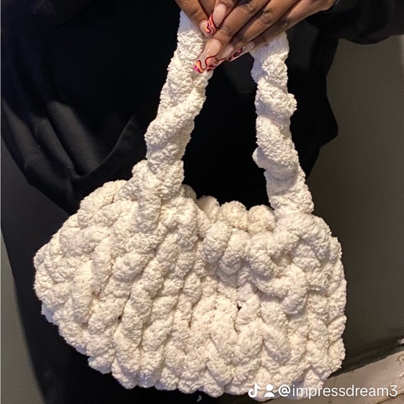 Hand crochet bags - Picture 4 of 5